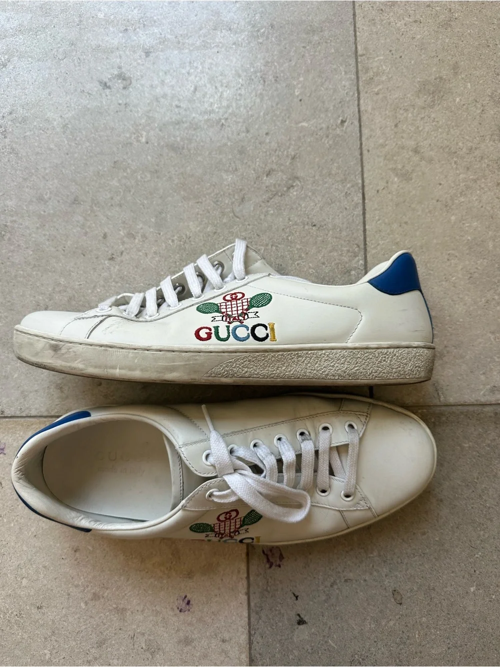 Gucci White Leather Low-Top Sneakers with Blue Heel and Embroidered Bee